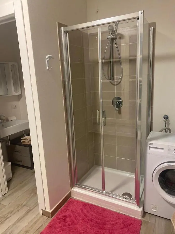 Senza Pensieri Residence Zero Carlo Urbino Crema 0*,  Itália